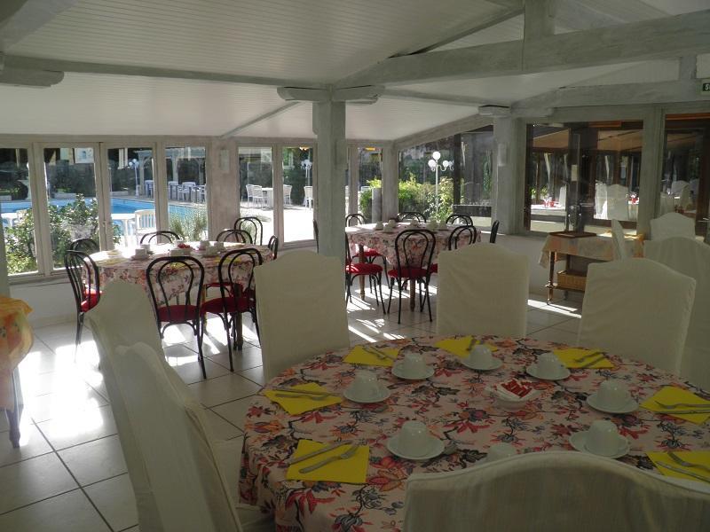 Le Relais De Montignac Hotel ภายนอก รูปภาพ
